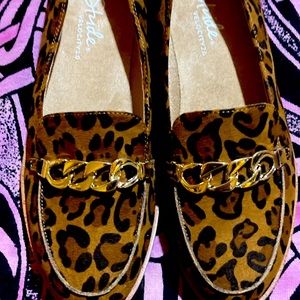 Animal print loafers like new